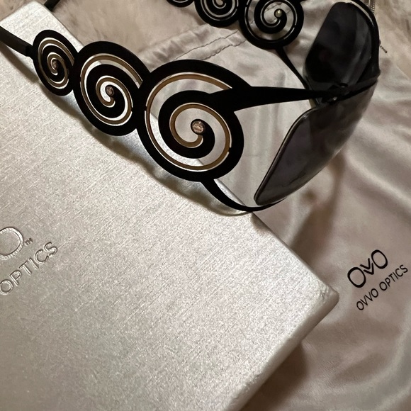 Ovvo Optics beautiful and never worn - Picture 3 of 5